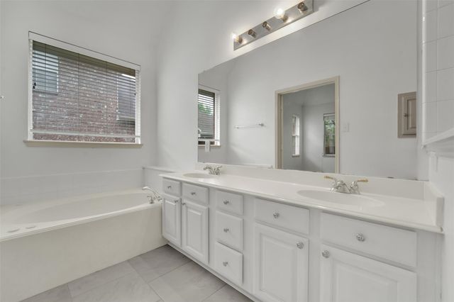 5106 Petersburg Drive, Rowlett, TX 75088