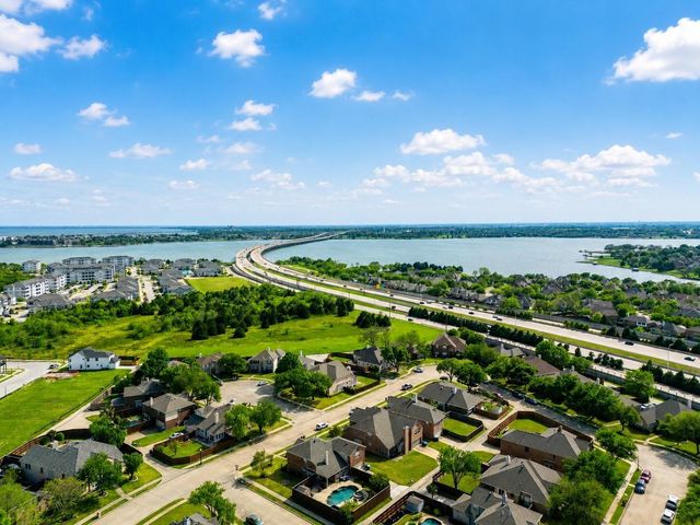 5106 Petersburg Drive, Rowlett, TX 75088