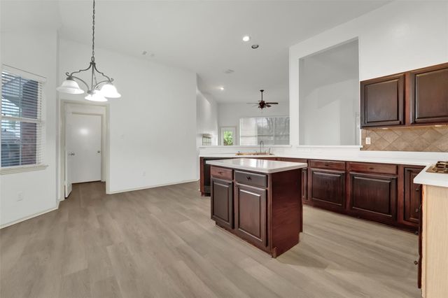 5106 Petersburg Drive, Rowlett, TX 75088