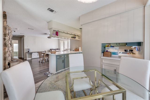 2120 Valleydale Drive, Arlington, TX 76013