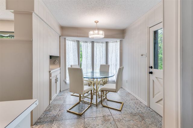 2120 Valleydale Drive, Arlington, TX 76013