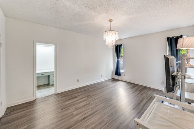 2120 Valleydale Drive, Arlington, TX 76013