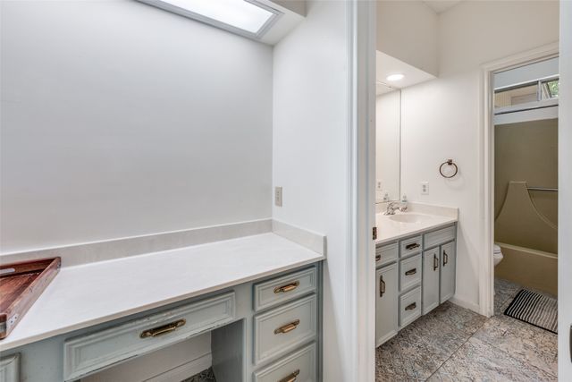 2120 Valleydale Drive, Arlington, TX 76013