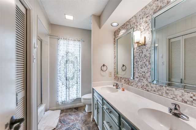 2120 Valleydale Drive, Arlington, TX 76013