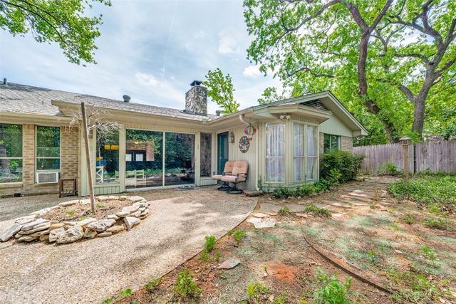 2120 Valleydale Drive, Arlington, TX 76013