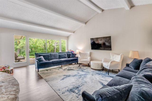 2120 Valleydale Drive, Arlington, TX 76013