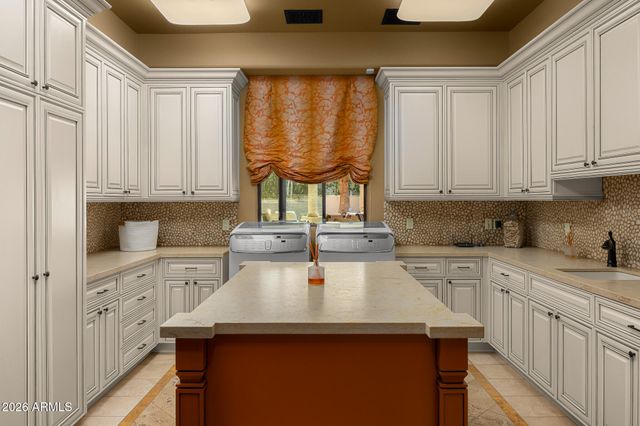 7170 N 69TH Place, Paradise Valley, AZ 85253