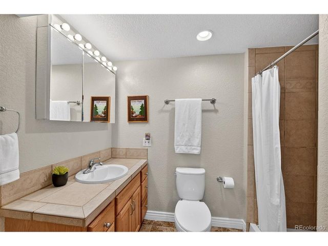 33 Lark Bunting Ln, Littleton, CO 80127