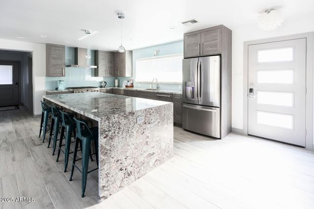 4626 N 75TH Street, Scottsdale, AZ 85251