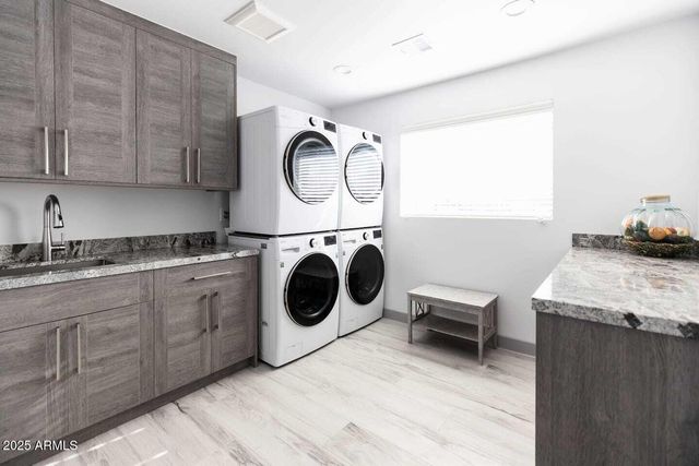 4626 N 75TH Street, Scottsdale, AZ 85251