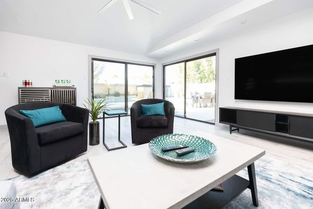 4626 N 75TH Street, Scottsdale, AZ 85251