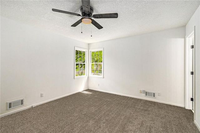 11715 E 60th Street, Kansas City, MO 64133