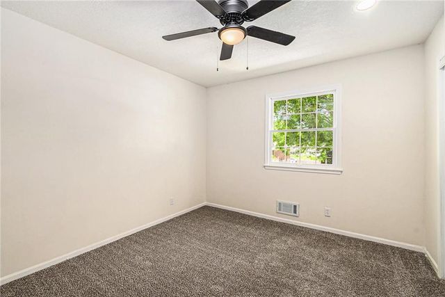 11715 E 60th Street, Kansas City, MO 64133