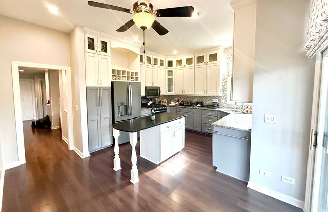 4 Greenbrier Court, Lake In The Hills, IL 60156