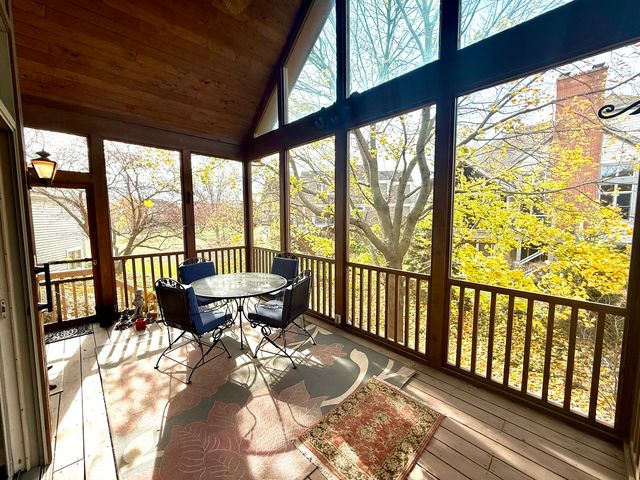 4 Greenbrier Court, Lake In The Hills, IL 60156