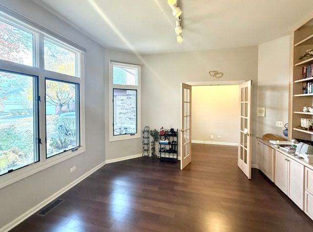 4 Greenbrier Court, Lake In The Hills, IL 60156