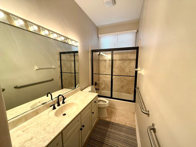 4 Greenbrier Court, Lake In The Hills, IL 60156