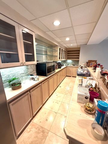 4 Greenbrier Court, Lake In The Hills, IL 60156