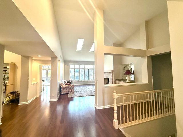 4 Greenbrier Court, Lake In The Hills, IL 60156