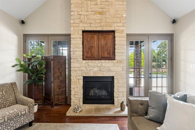 941 Thomas Crossing Drive, Fort Worth, TX 76028
