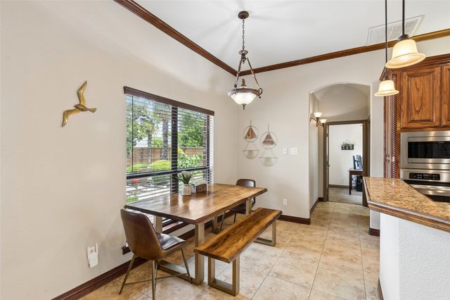 941 Thomas Crossing Drive, Fort Worth, TX 76028