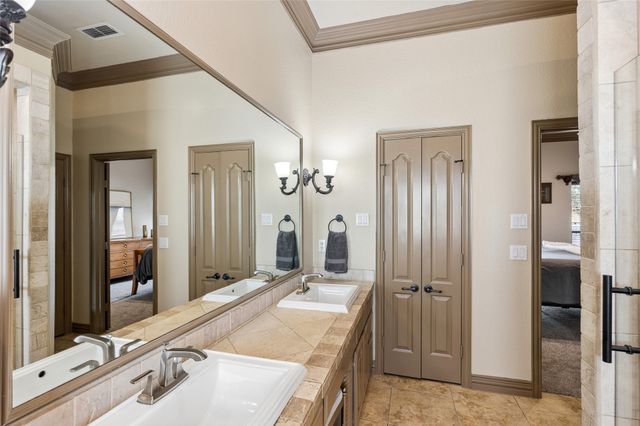 941 Thomas Crossing Drive, Fort Worth, TX 76028