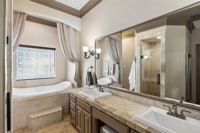 941 Thomas Crossing Drive, Fort Worth, TX 76028