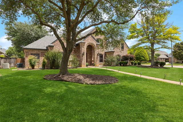 941 Thomas Crossing Drive, Fort Worth, TX 76028