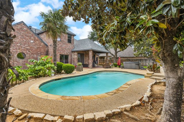 941 Thomas Crossing Drive, Fort Worth, TX 76028