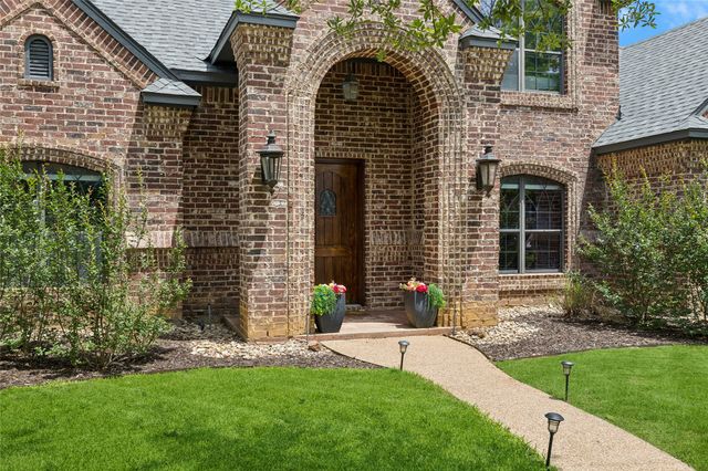 941 Thomas Crossing Drive, Fort Worth, TX 76028