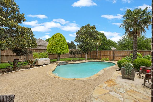 941 Thomas Crossing Drive, Fort Worth, TX 76028