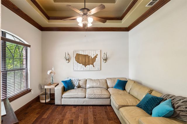 941 Thomas Crossing Drive, Fort Worth, TX 76028