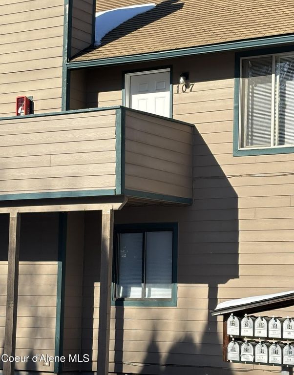107 E WILLOW TREE LN, Hayden, ID 83835