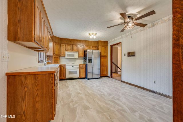 4802 South Wind Drive, Kingsport, TN 37664