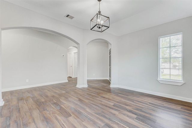 7027 Sun Creek Drive, Hitchcock, TX 77563