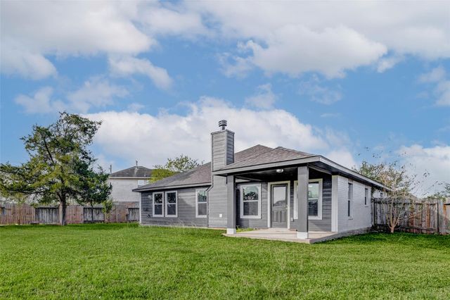 7027 Sun Creek Drive, Hitchcock, TX 77563