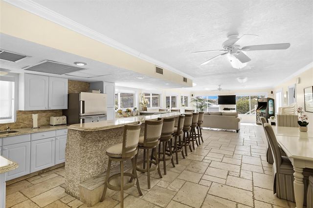 1160 Hillsboro Mile 903, Hillsboro Beach, FL 33062