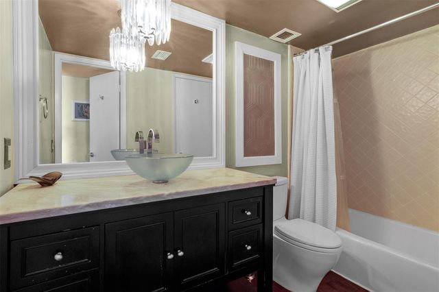 1160 Hillsboro Mile 903, Hillsboro Beach, FL 33062