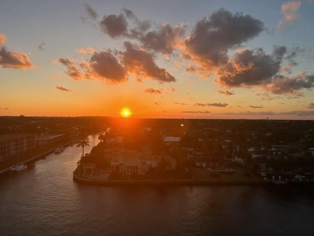 1160 Hillsboro Mile 903, Hillsboro Beach, FL 33062