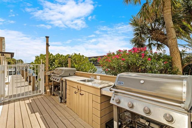 1160 Hillsboro Mile 903, Hillsboro Beach, FL 33062