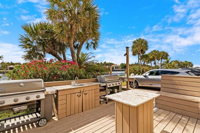 1160 Hillsboro Mile 903, Hillsboro Beach, FL 33062