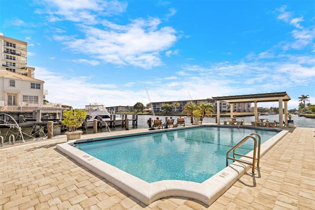 1160 Hillsboro Mile 903, Hillsboro Beach, FL 33062