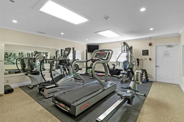 1160 Hillsboro Mile 903, Hillsboro Beach, FL 33062