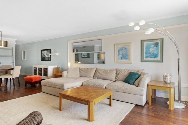 1160 Hillsboro Mile 903, Hillsboro Beach, FL 33062