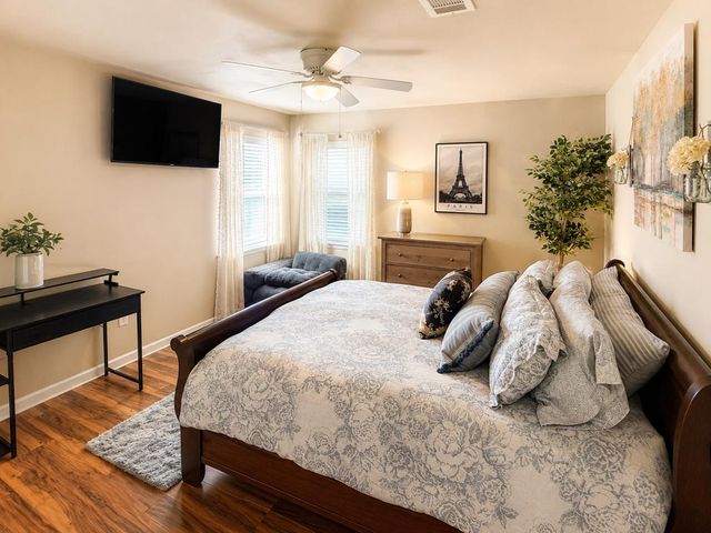 304 Earl Dr, Kerrville, TX 78028