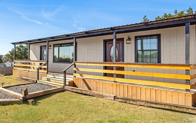304 Earl Dr, Kerrville, TX 78028