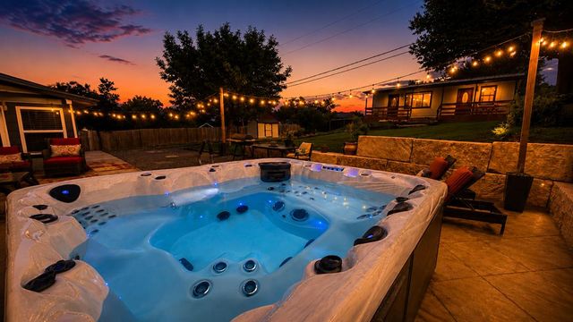 304 Earl Dr, Kerrville, TX 78028