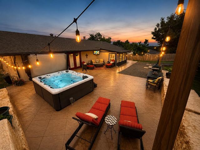 304 Earl Dr, Kerrville, TX 78028