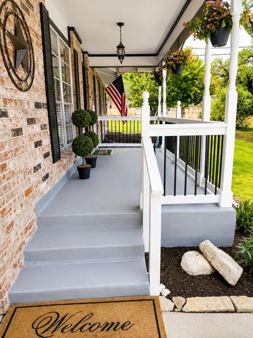 304 Earl Dr, Kerrville, TX 78028