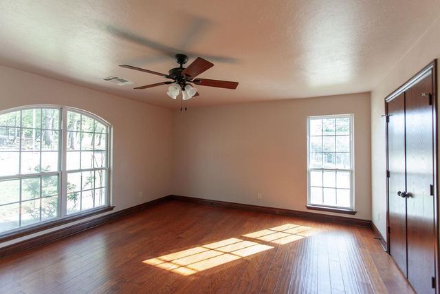 14901 NW Sharon Springs Drive, Jones, OK 73049